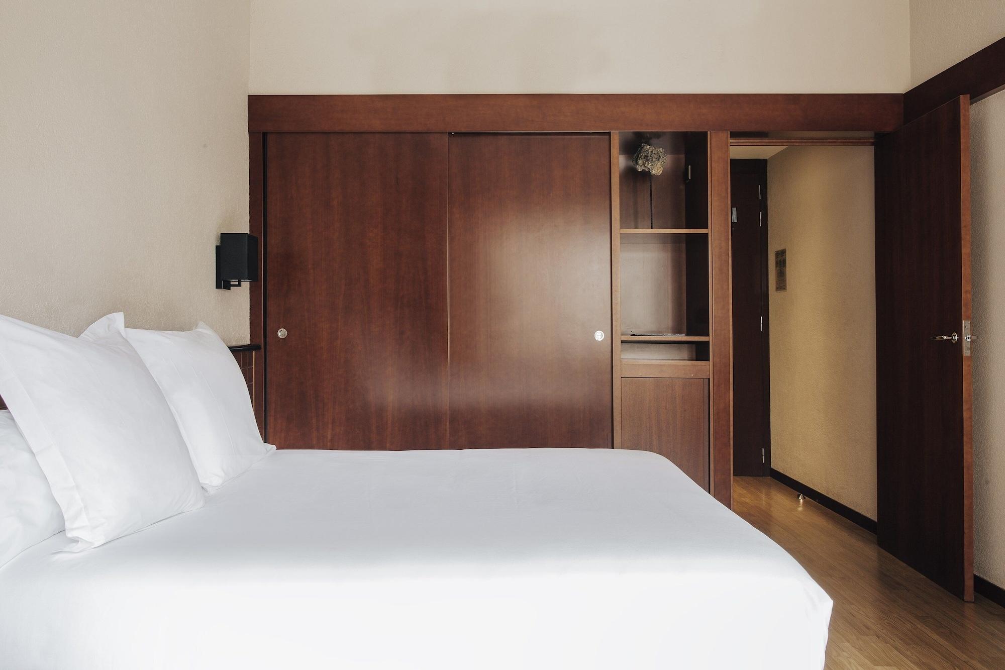 เดอร์บี Hotel บาร์เซโลนา ภายนอก รูปภาพ