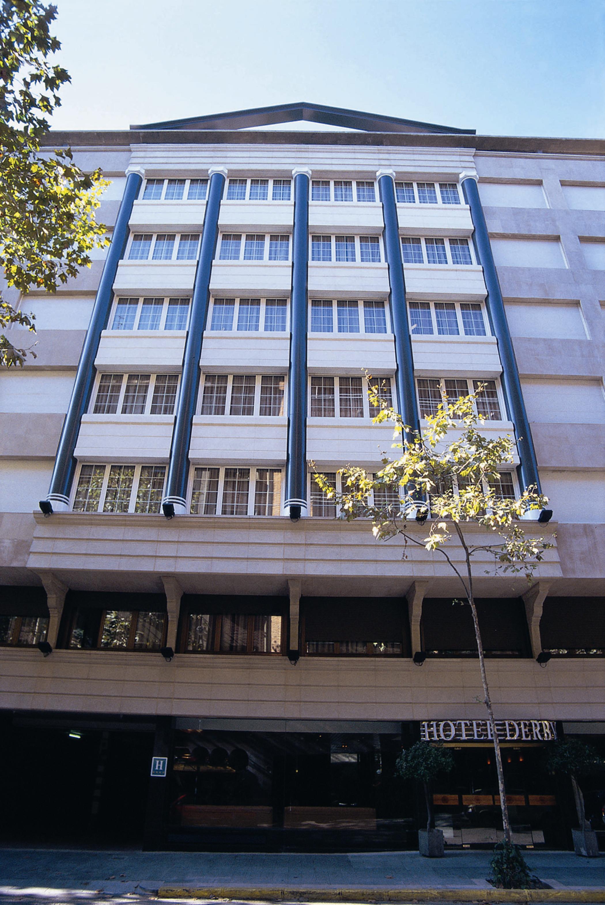 เดอร์บี Hotel บาร์เซโลนา ภายนอก รูปภาพ
