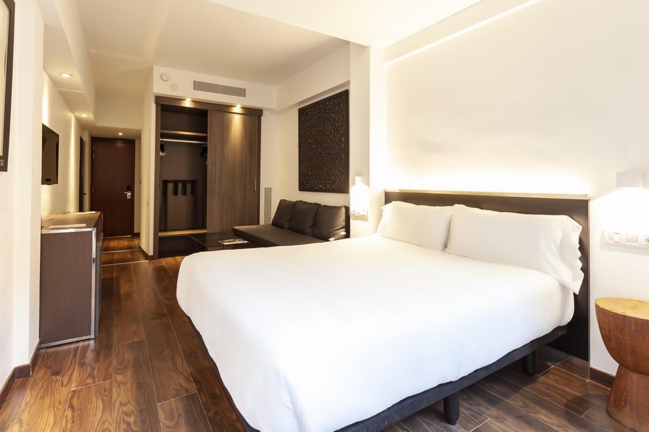 เดอร์บี Hotel บาร์เซโลนา ภายนอก รูปภาพ
