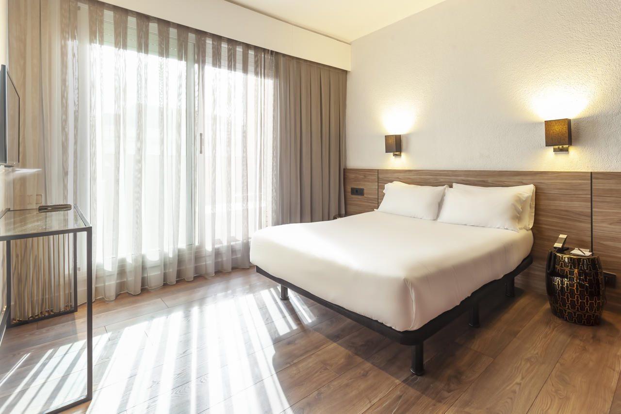 เดอร์บี Hotel บาร์เซโลนา ภายนอก รูปภาพ
