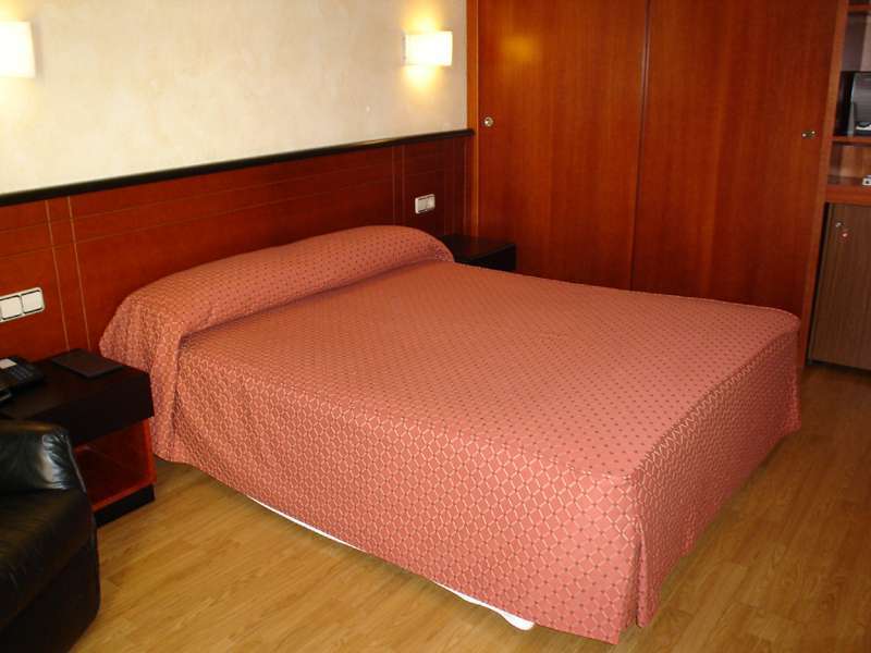 เดอร์บี Hotel บาร์เซโลนา ภายนอก รูปภาพ